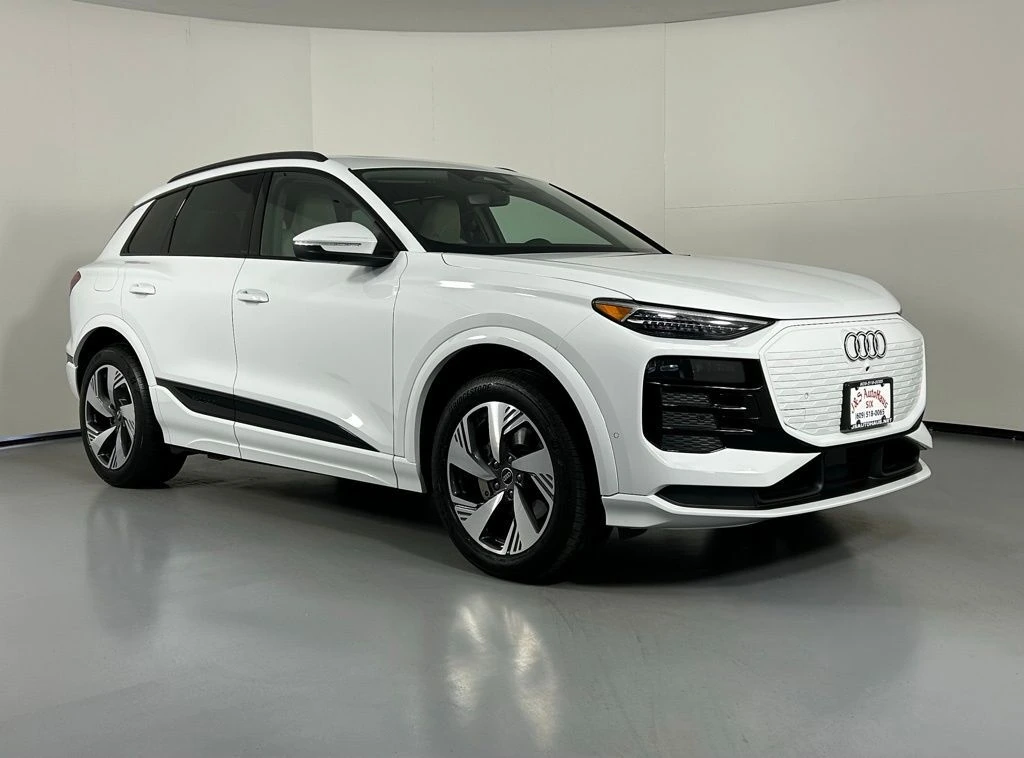 2025 Audi Q6 e-tron Premium Plus quattro's photo
