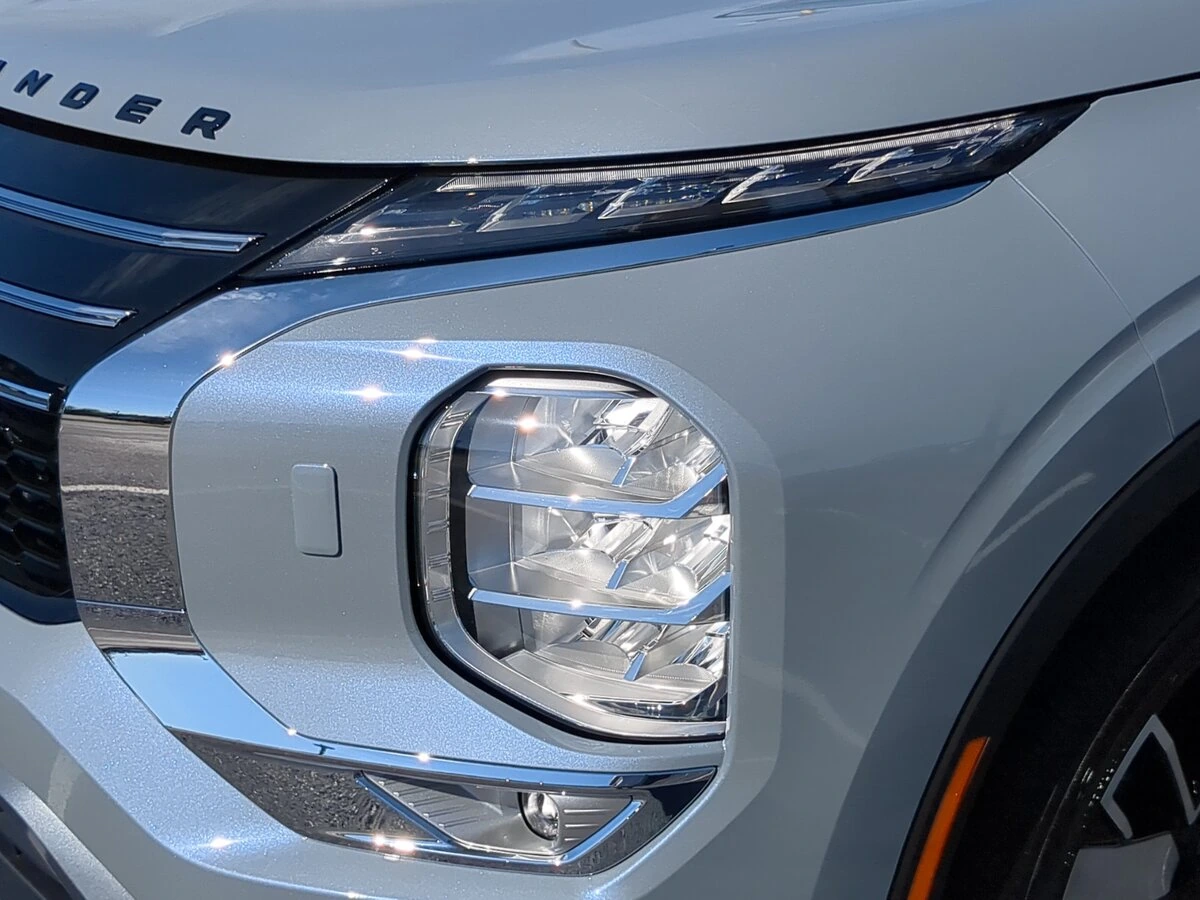 2026 Mitsubishi Outlander SEL - Photo 10