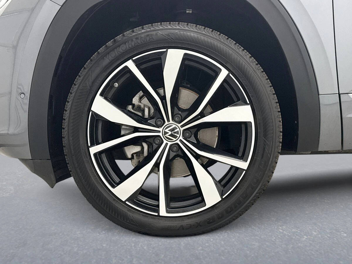 2024 Volkswagen Atlas SEL Premium R-Line - Photo 29