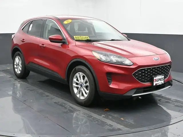 Used 2020 Ford Escape SE with VIN 1FMCU9G62LUC08468 for sale in Delavan, WI