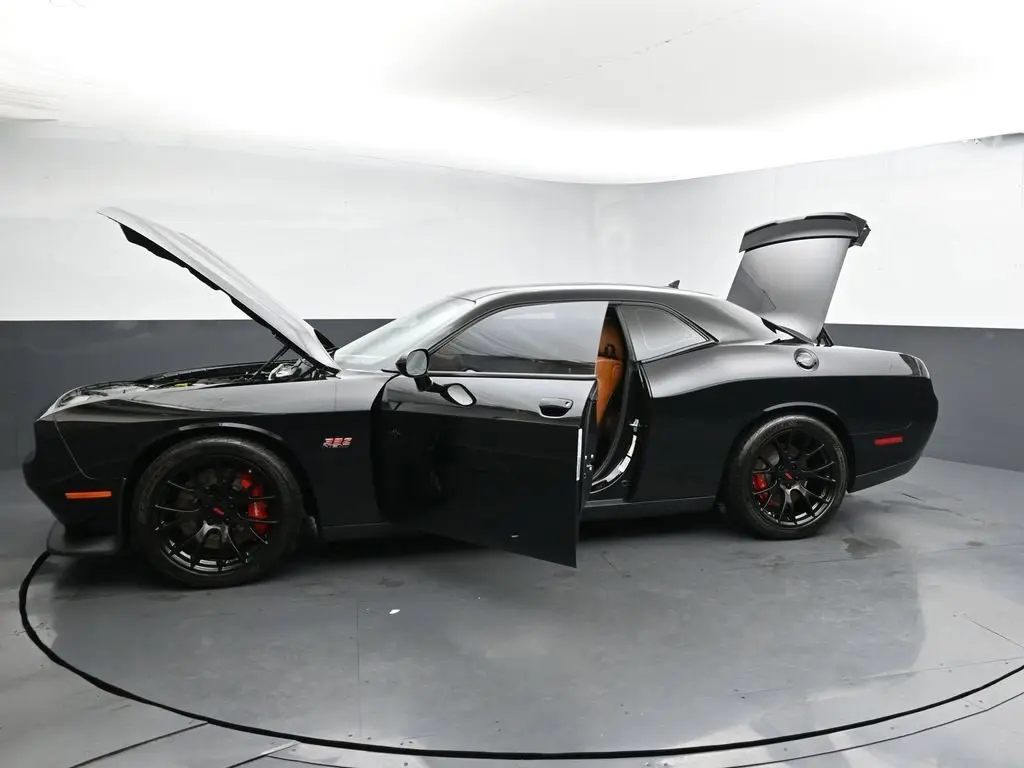 2016 Dodge Challenger SRT8 392 photo 34
