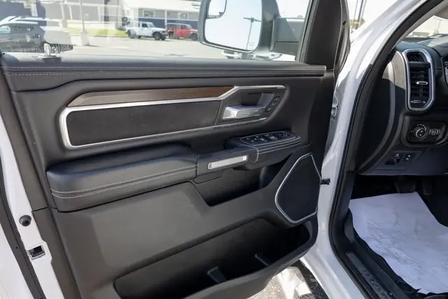 2022 Ram 1500 Laramie photo 7