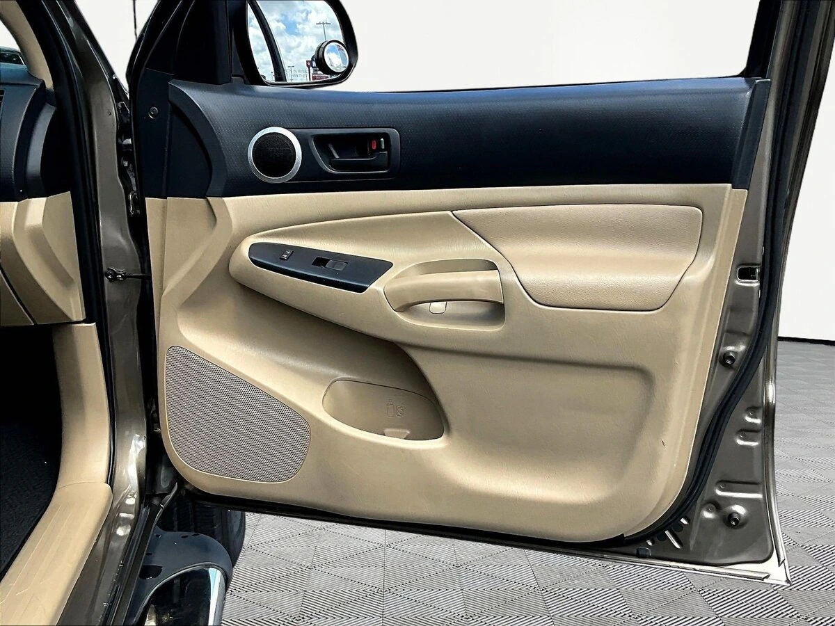 2015 Toyota Tacoma PreRunner - Photo 27