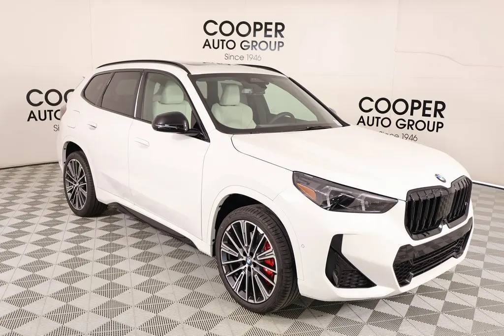 2026 BMW X1 28i's photo