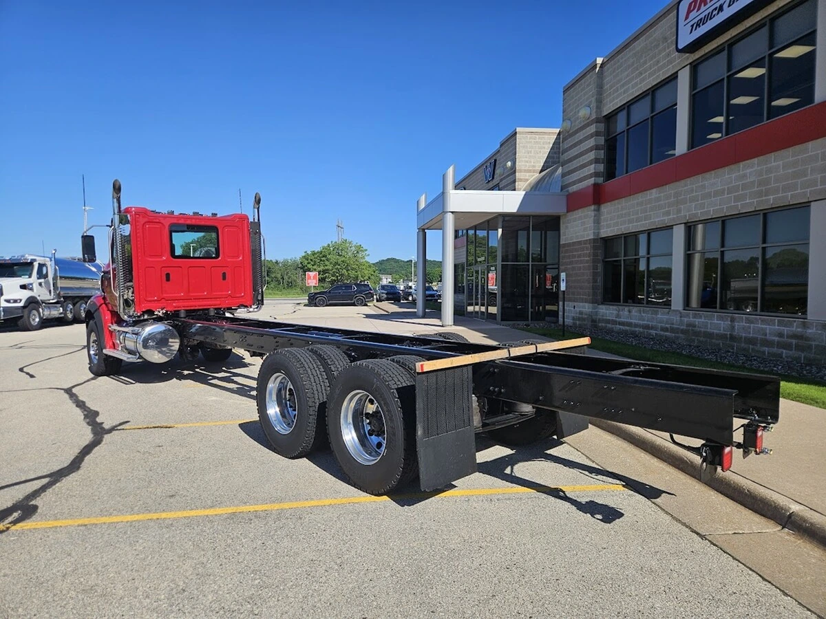 2027 Western Star 49X — photo 7