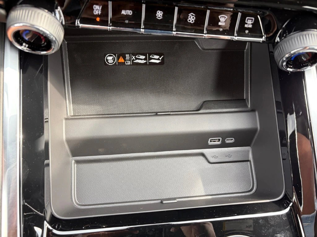 2026 Chevrolet Suburban RST - Photo 31