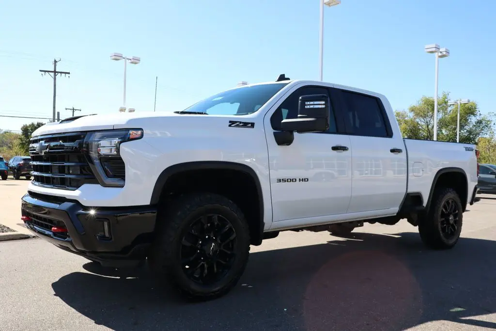 2026 Chevrolet Silverado LT photo 8