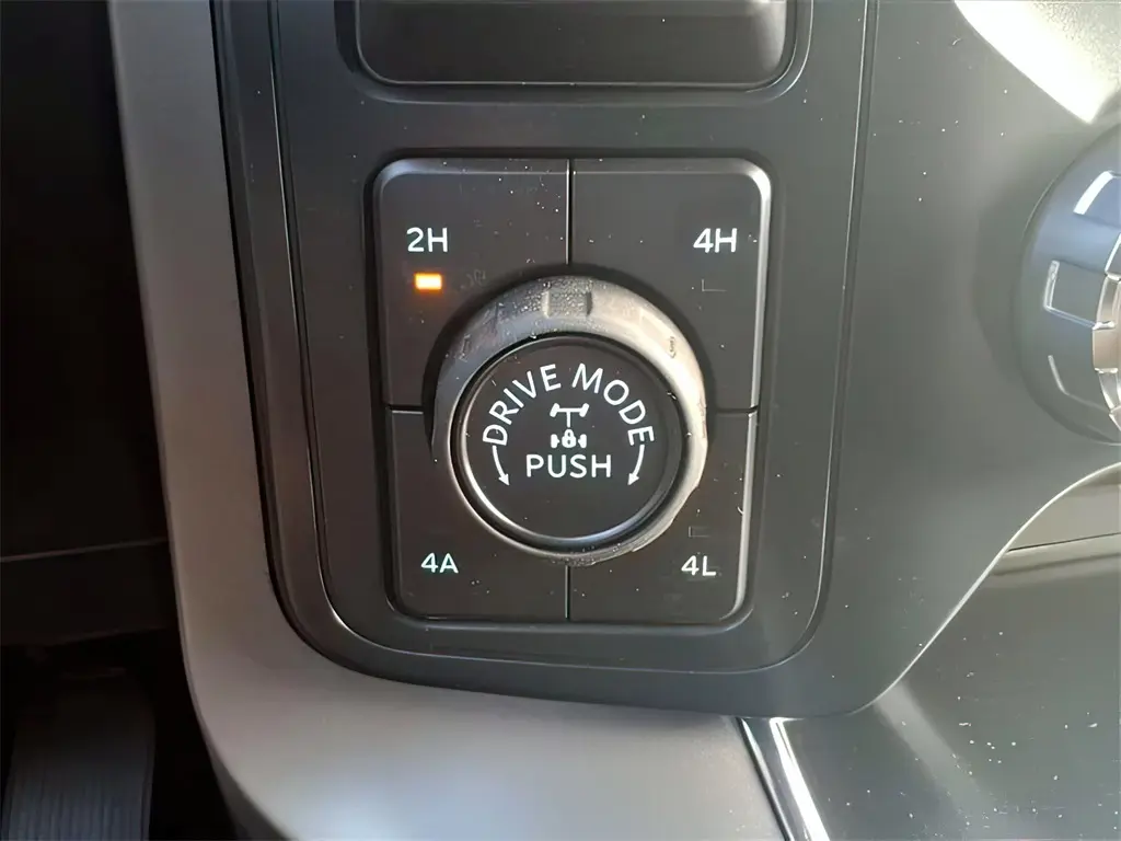 2025 Ford F-150 Lariat photo 12