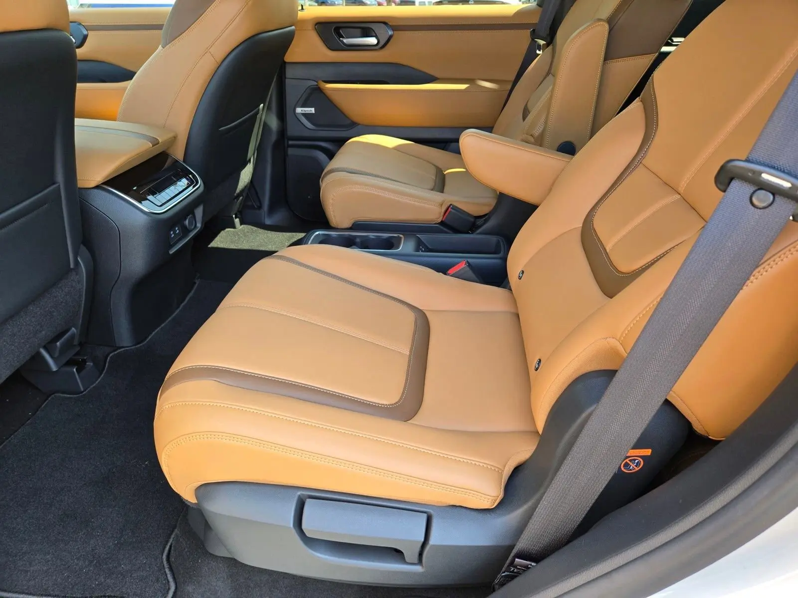 2025 Nissan Armada SL photo 6