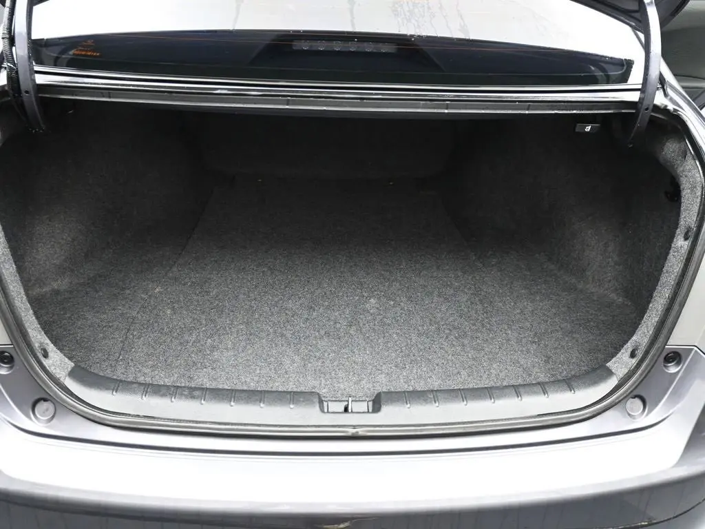 2015 Honda Accord LX photo 16