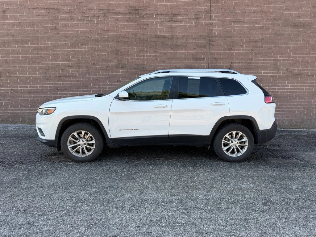 Used 2019 Jeep Cherokee Latitude with VIN 1C4PJMCB1KD245143 for sale in Kansas City