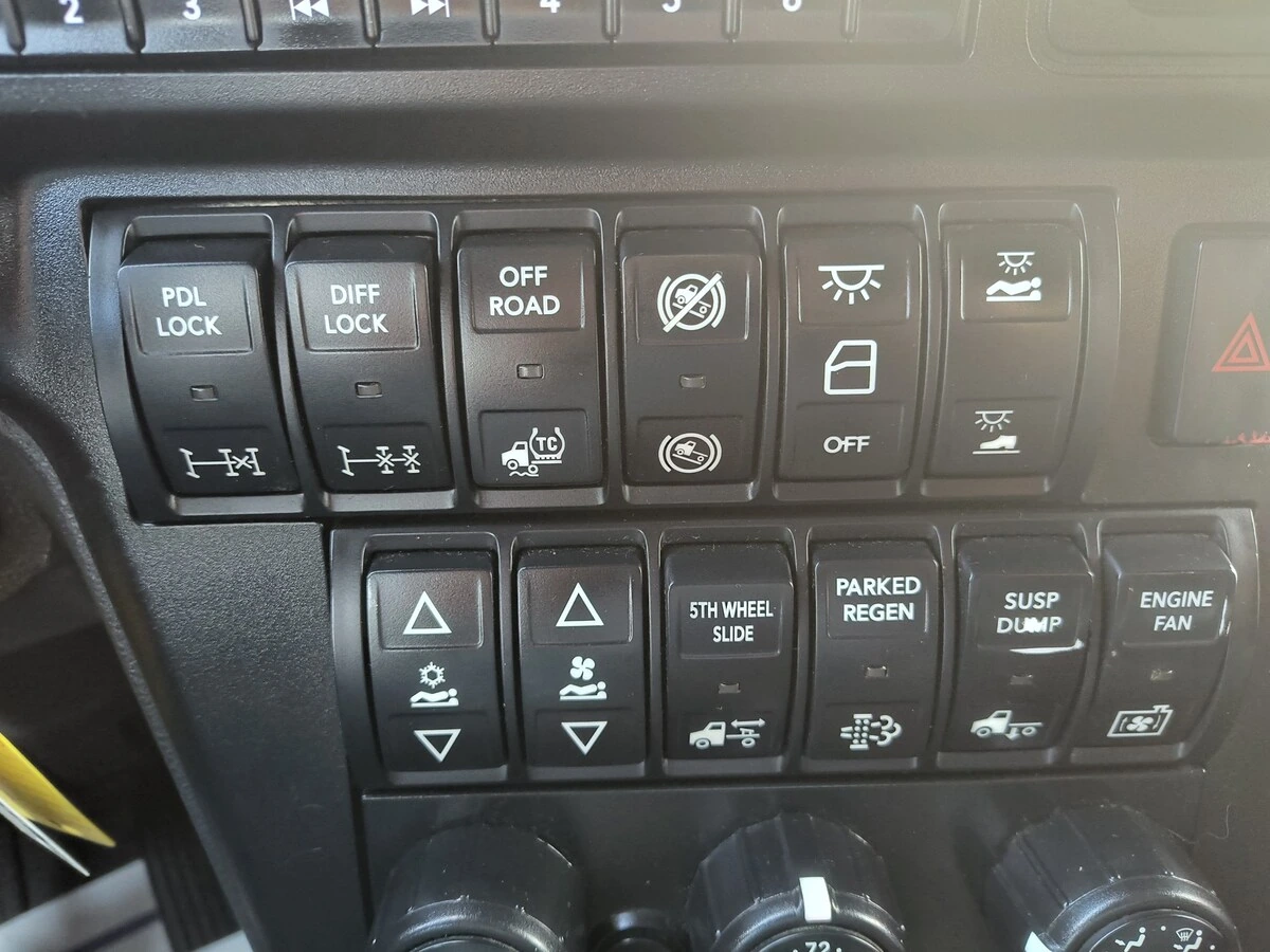 2023 International HX in Wausau, WI — photo 8