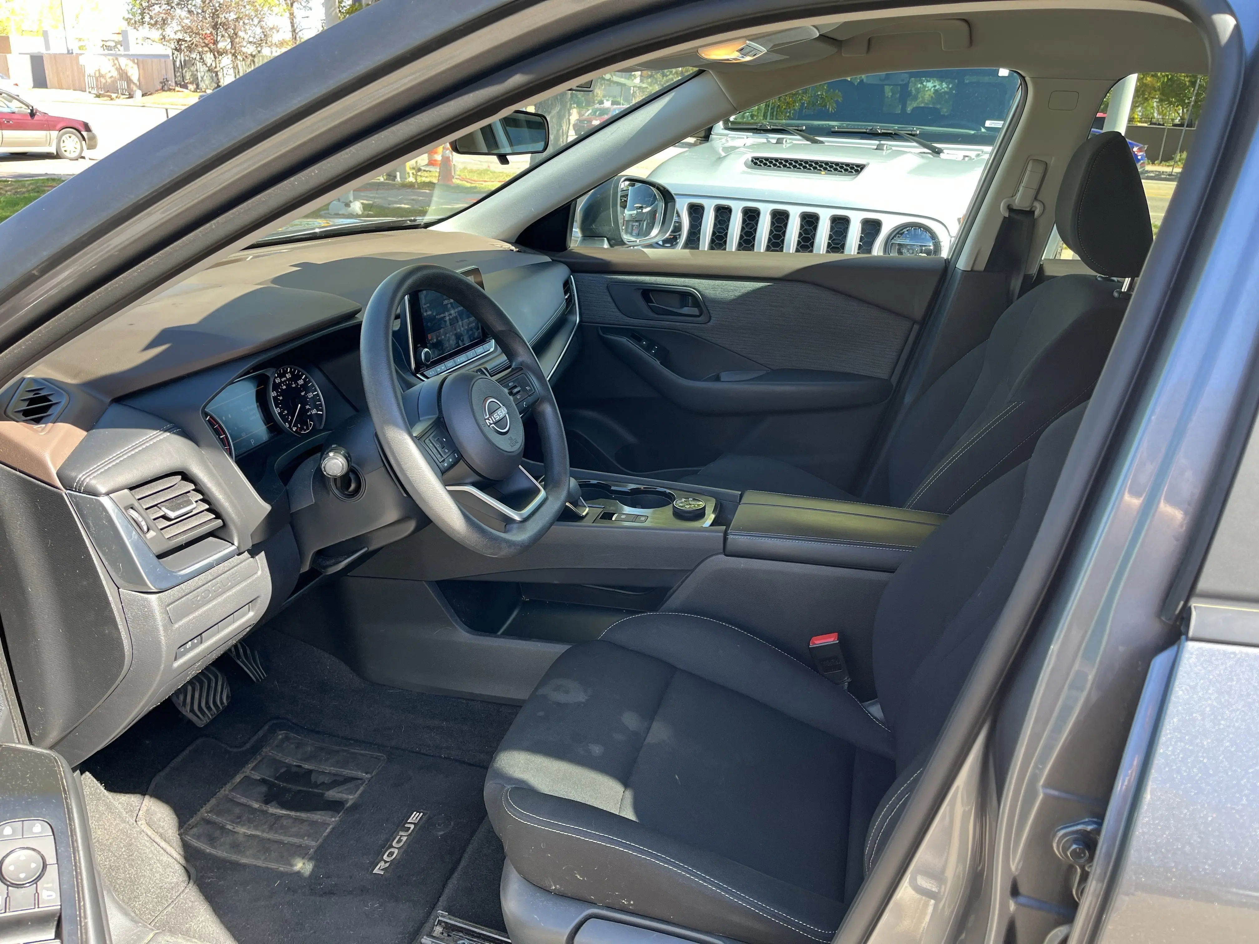 2023 Nissan Rogue AWD S photo 2