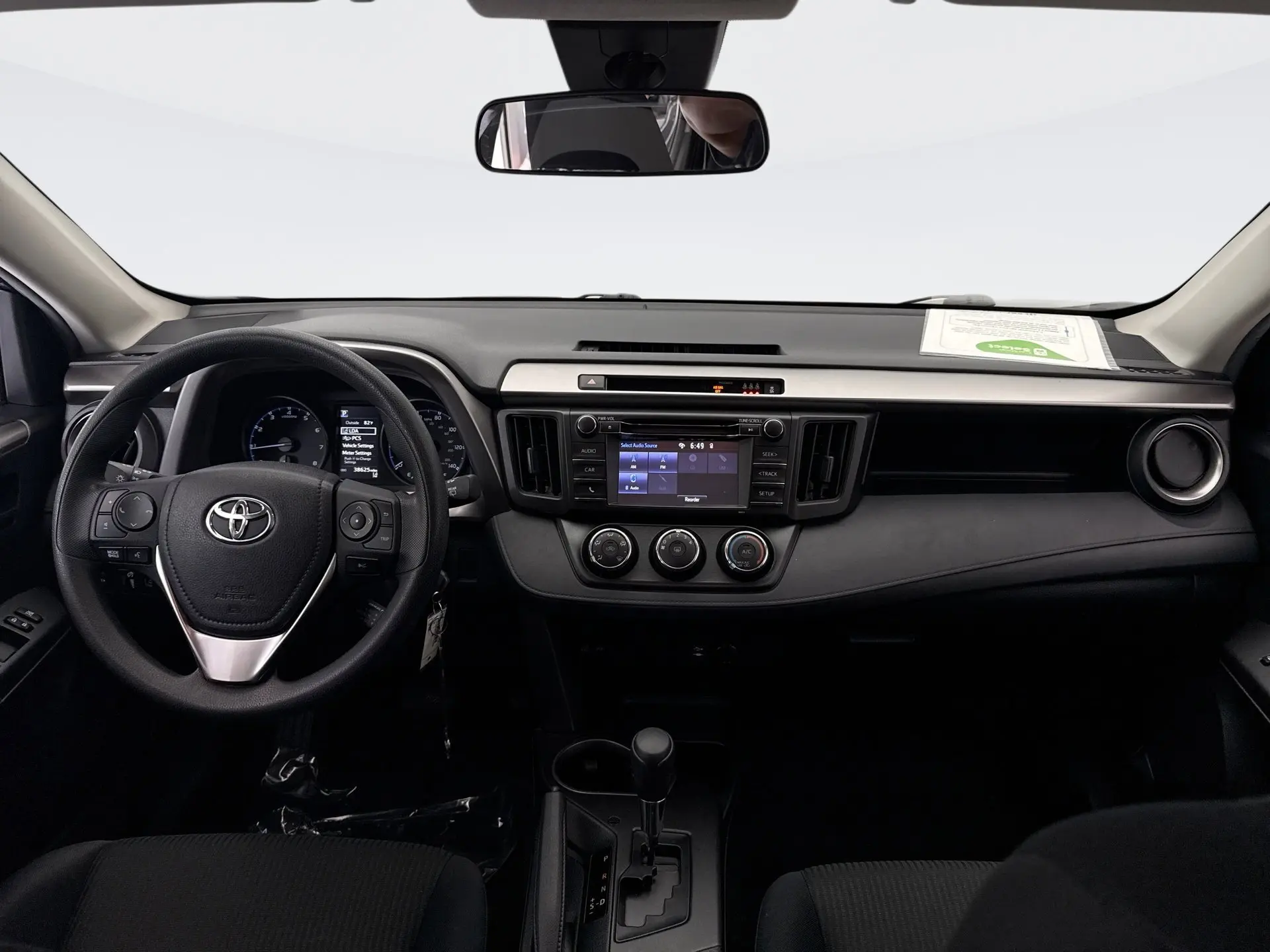 2018 Toyota RAV4 LE photo 13