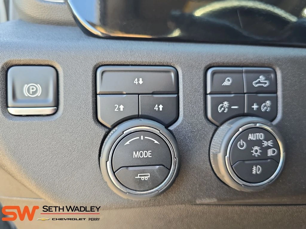 2025 Chevrolet Silverado 3500HD LT - Photo 25