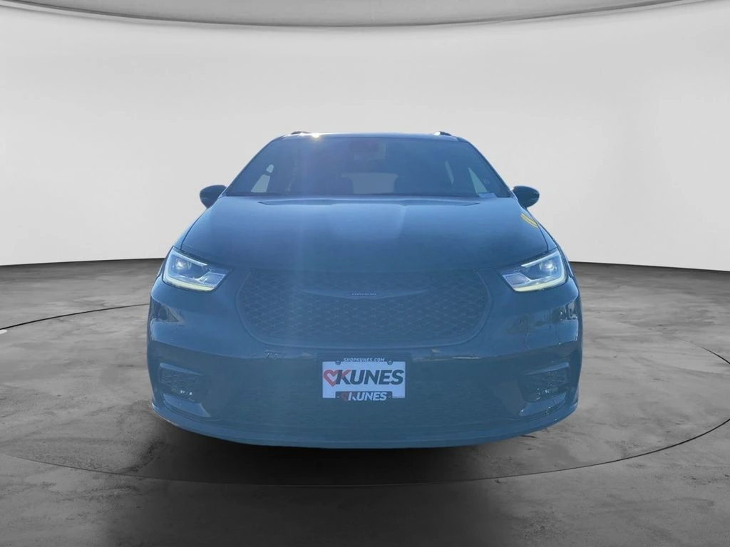2026 Chrysler Pacifica Select - Photo 15