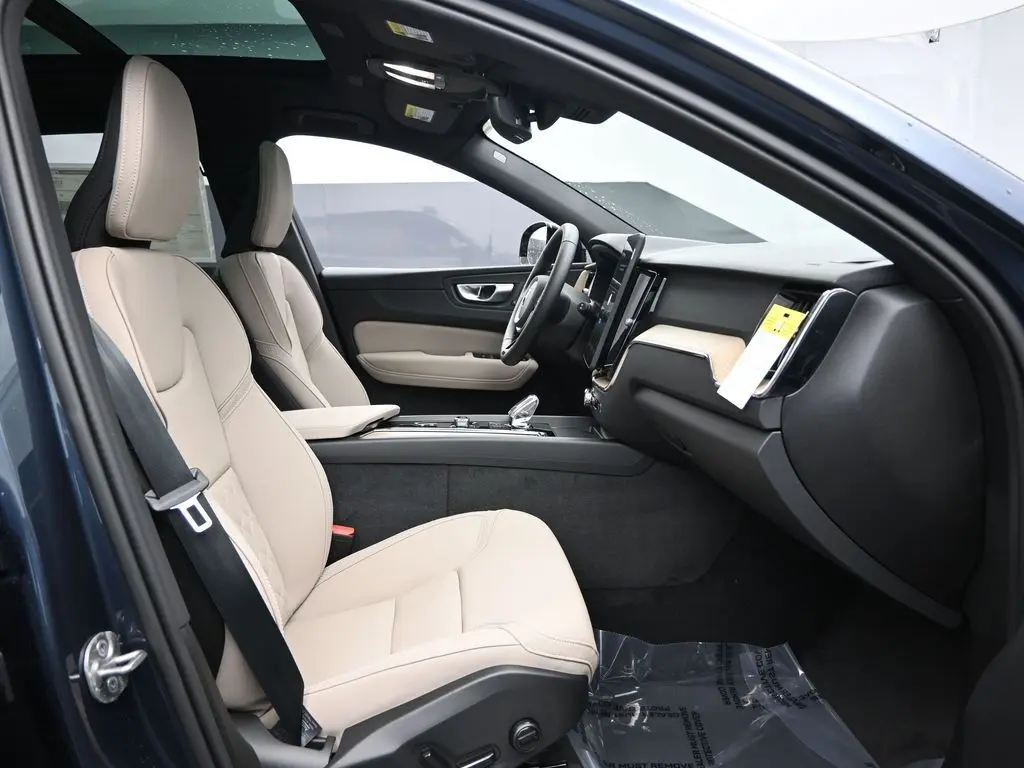 2026 Volvo - image 27