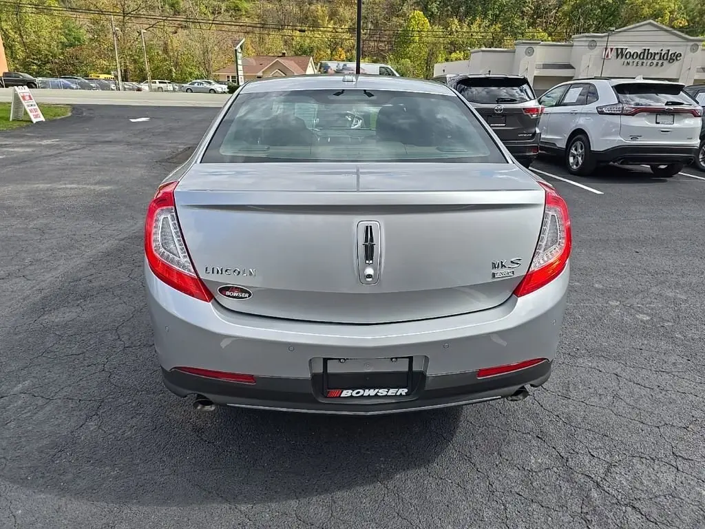 2013 Lincoln MKS Base photo 4