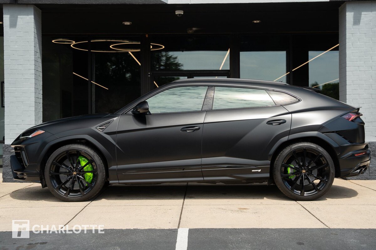 2023 Lamborghini Urus S