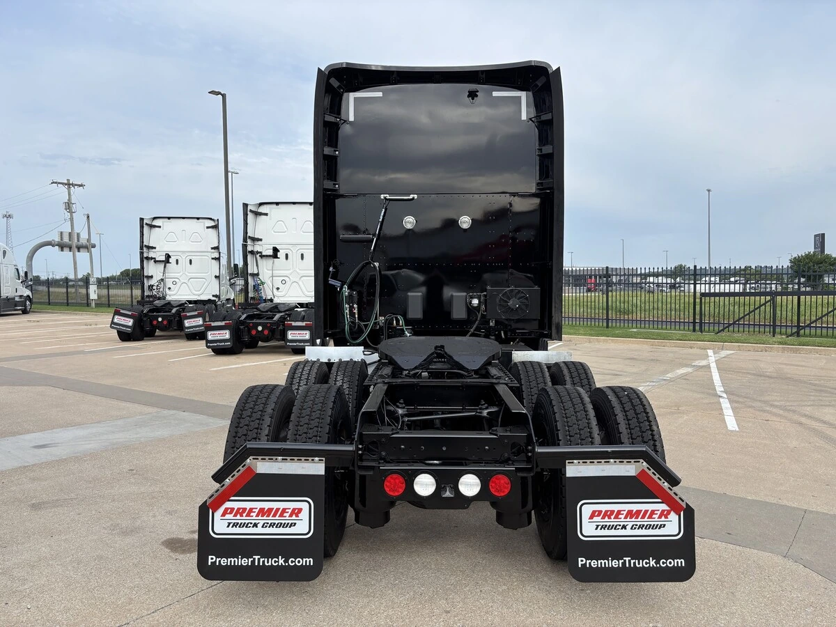 2023 Kenworth T680 — photo 4