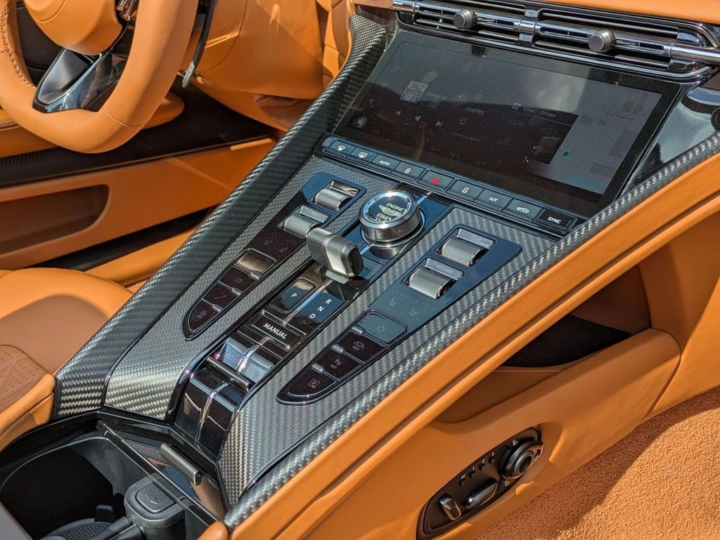 2025 Aston Martin DB12 Base - Photo 16