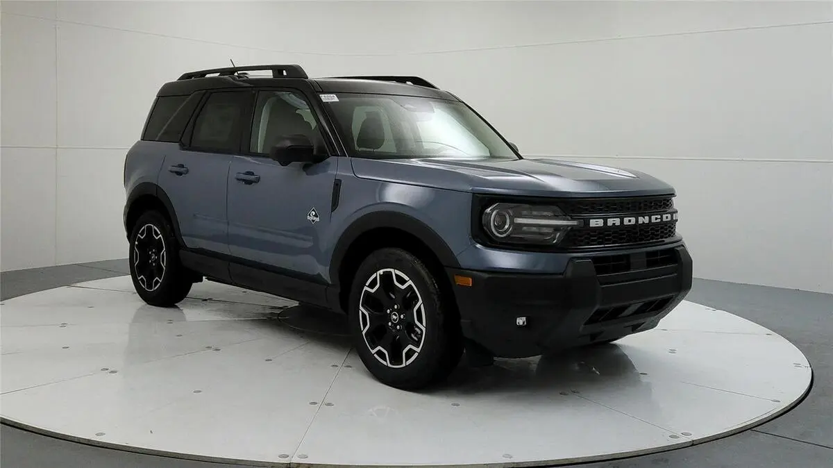 2025 Ford Bronco Sport Outer Banks's photo