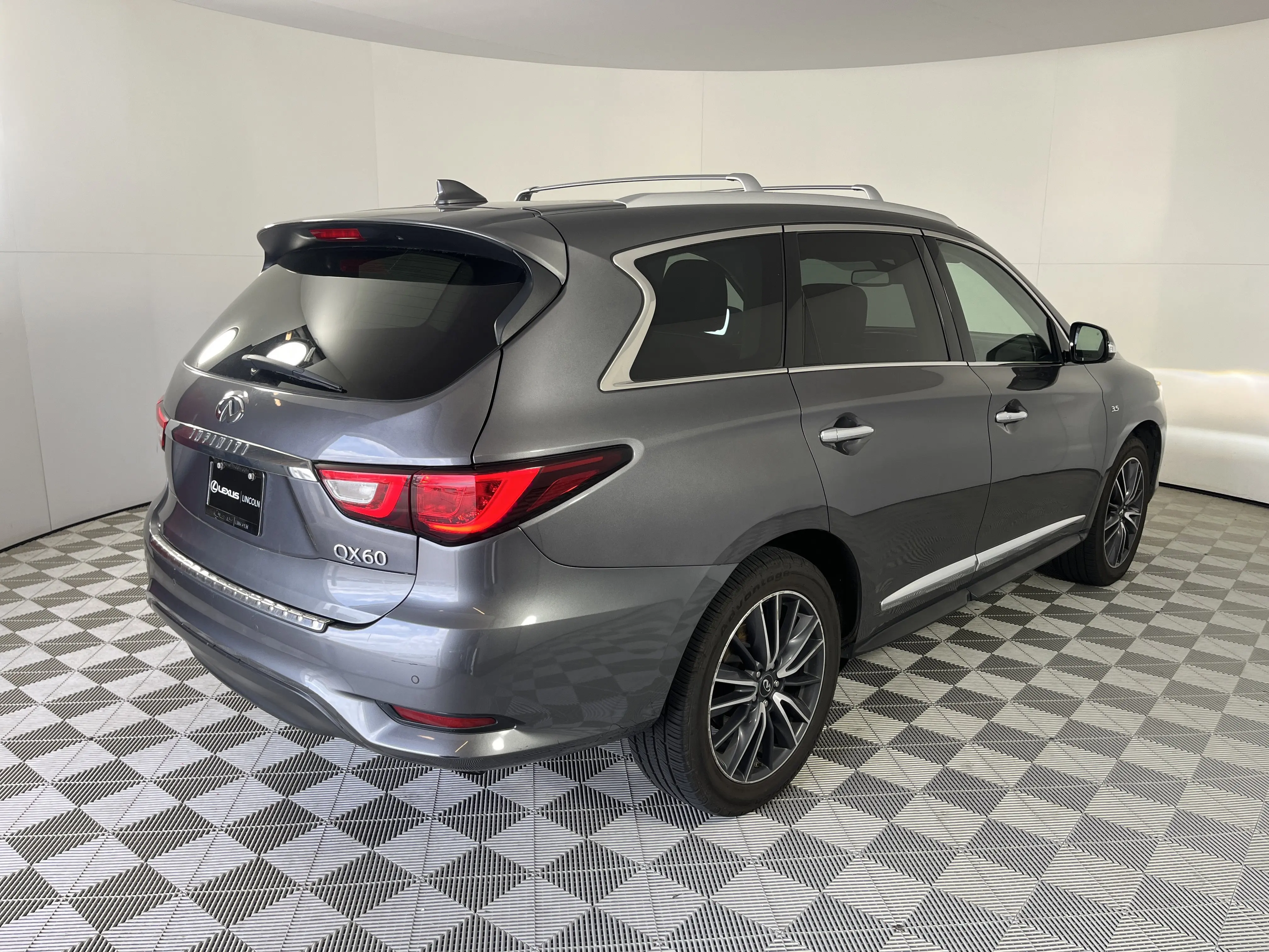 2017 Infiniti QX60 photo 7