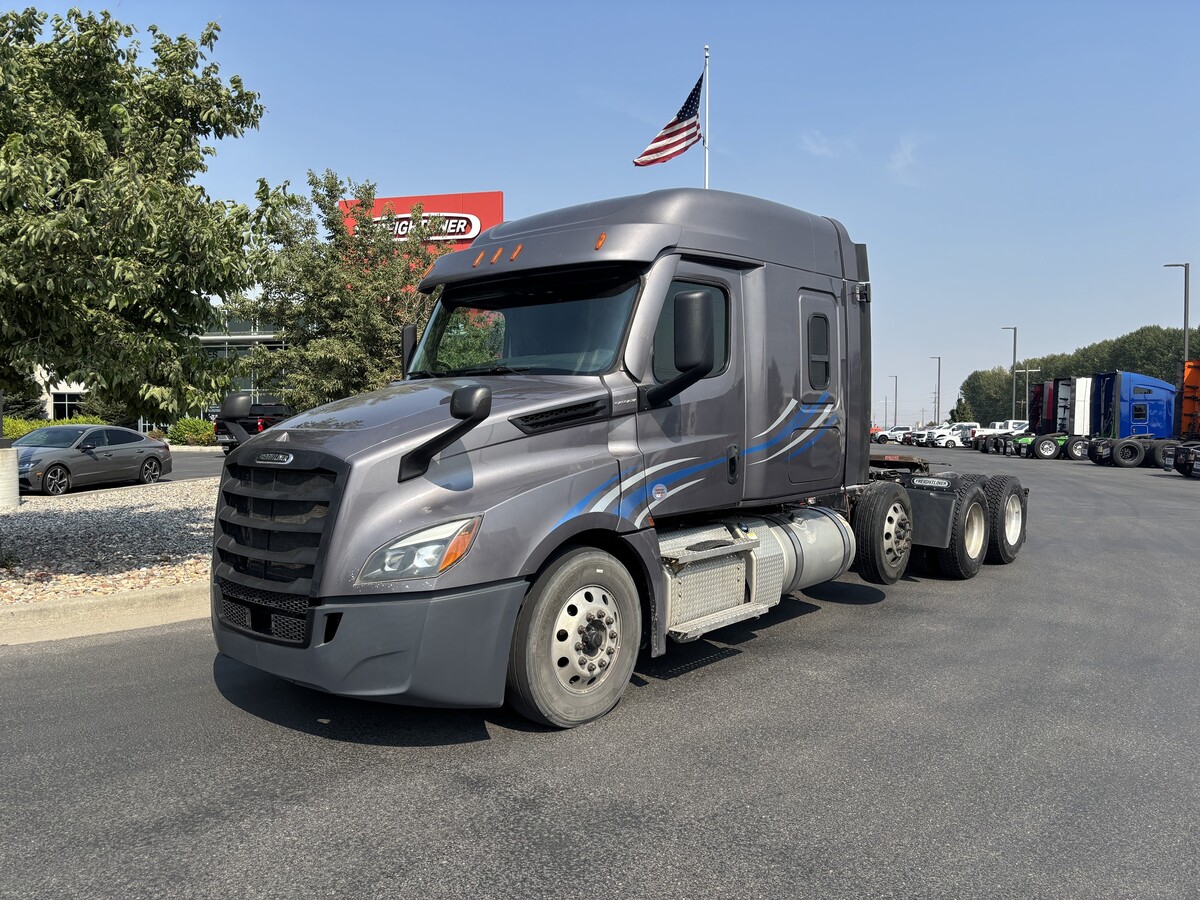 2022 FREIGHTLINER Cascadia