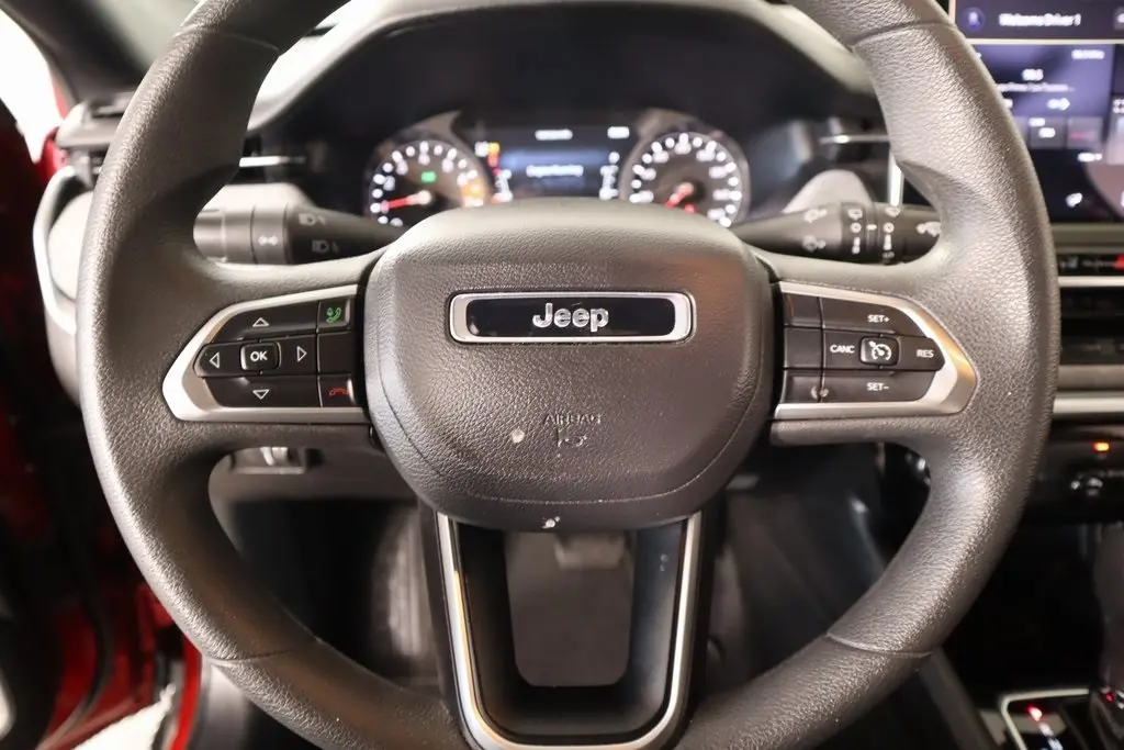 2024 Jeep Compass Sport photo 3