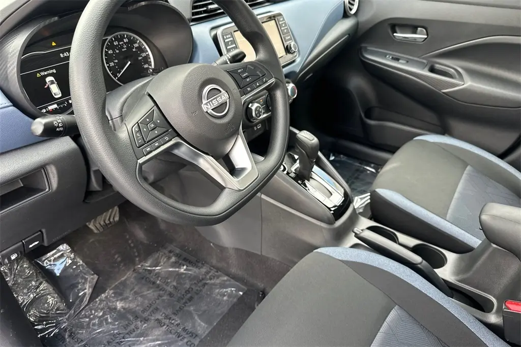 2025 Nissan Versa 1.6 SV photo 10
