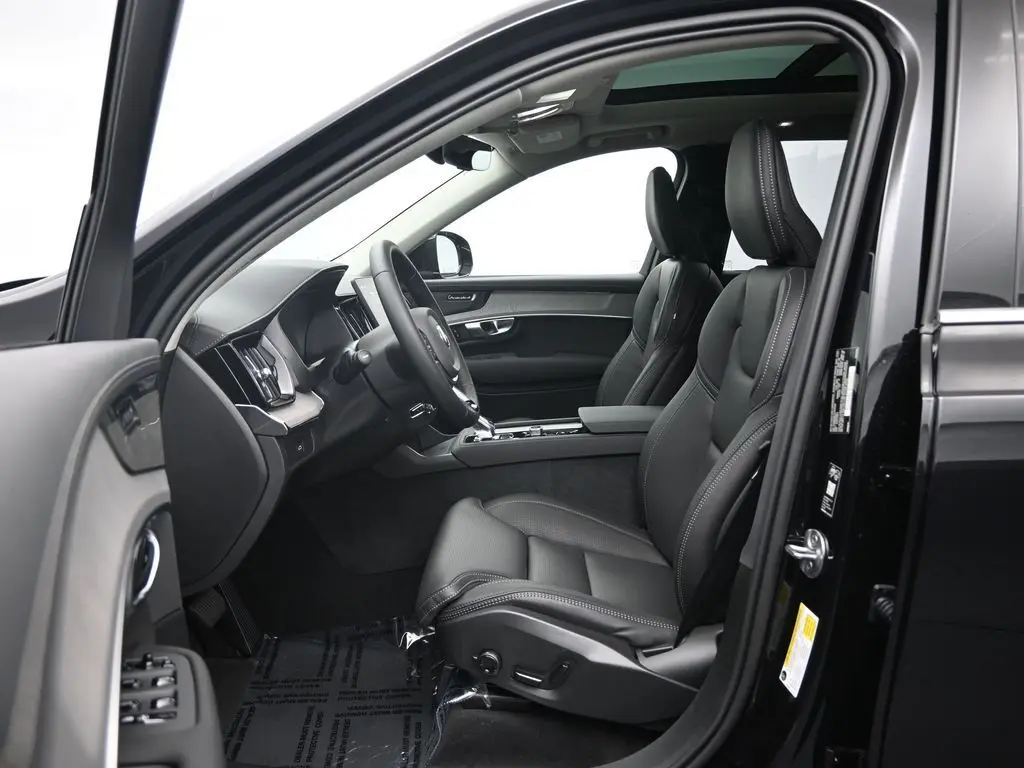 2026 Volvo - image 22