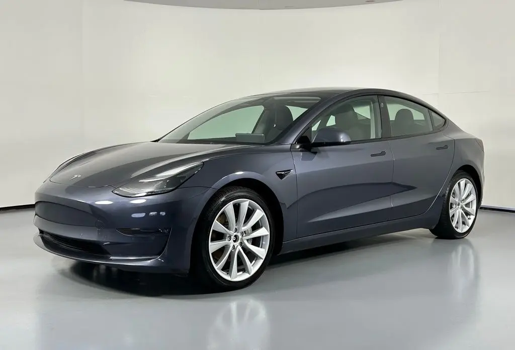 2022 Tesla Model 3 Long Range photo 3