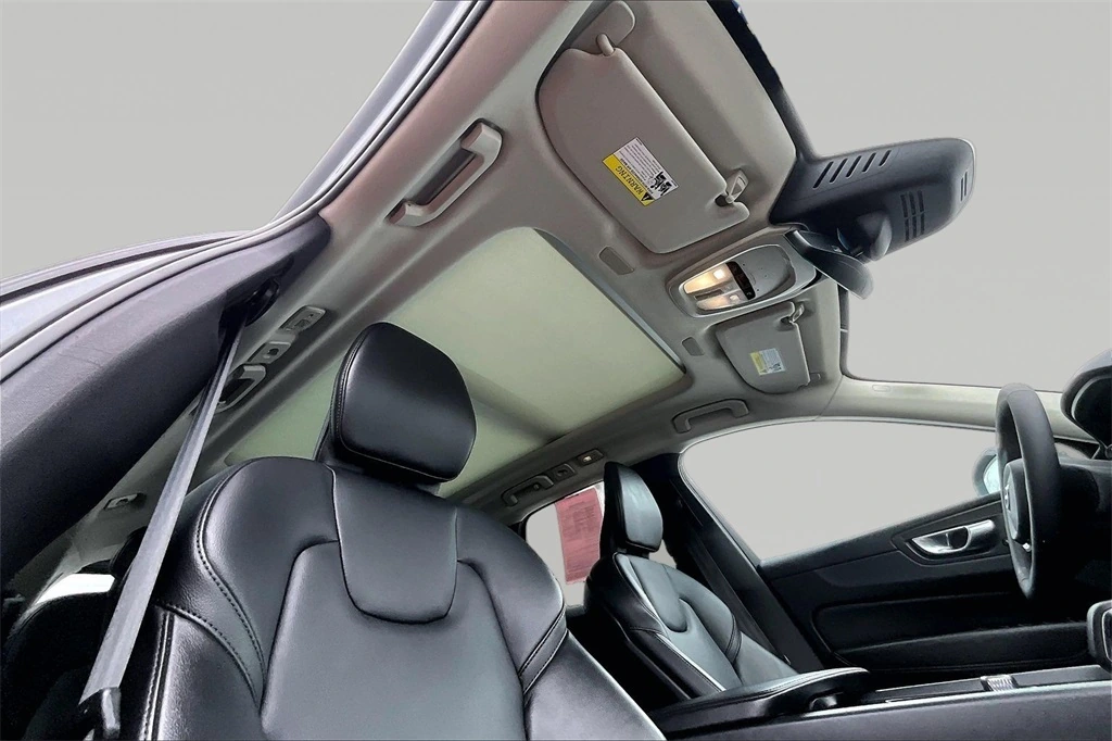 2023 Volvo - image 27