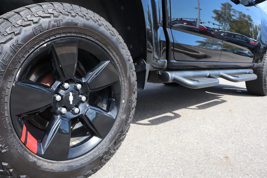2019 Chevrolet Colorado LT photo 35
