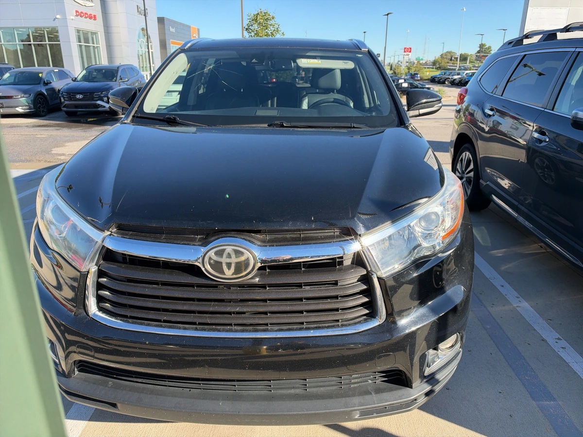 Used 2014 Toyota Highlander Limited with VIN 5TDDKRFH4ES047260 for sale in Kansas City