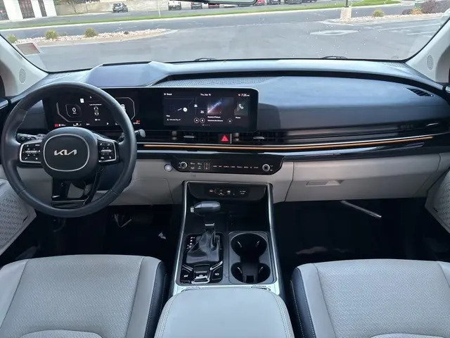 2025 Kia Carnival SX Prestige photo 15