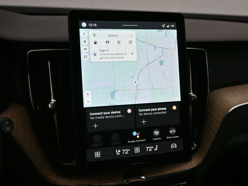 2026 Volvo XC60 Plus - Photo 13