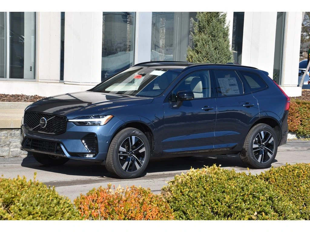 2026 Volvo - image 7