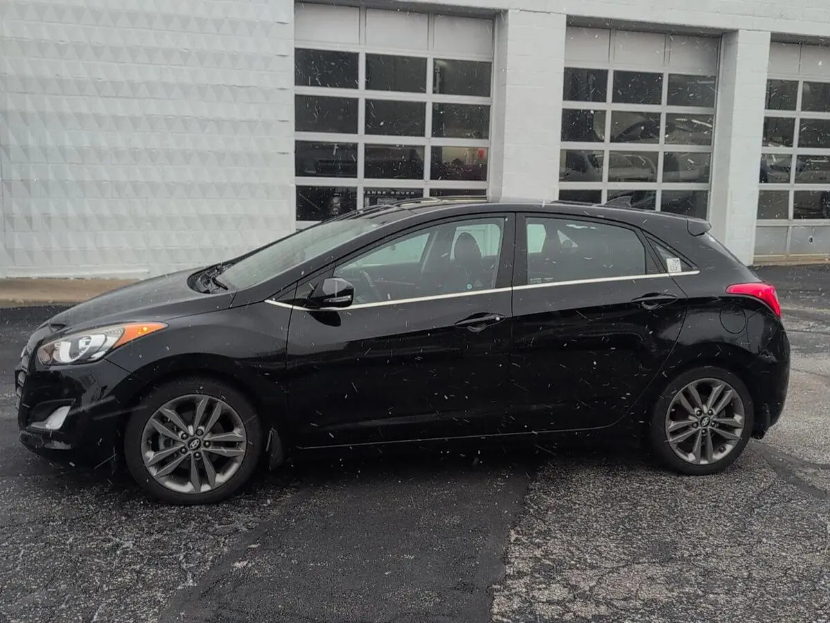 Used 2016 Hyundai Elantra GT Base with VIN KMHD35LHXGU258208 for sale in Mentor, OH
