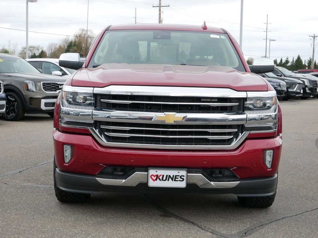 Used 2018 Chevrolet Silverado 1500 High Country with VIN 3GCUKTECXJG274299 for sale in Hastings, Minnesota