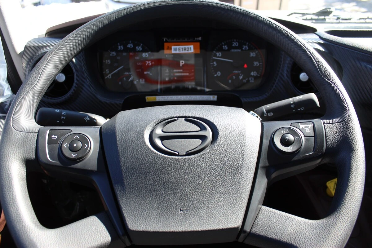 2025 Hino L6 - image 15