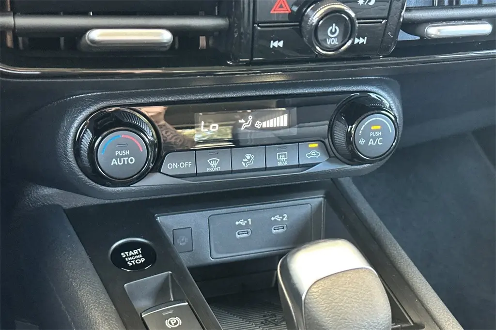 2026 Nissan Kicks SV photo 16