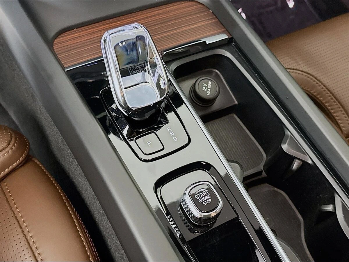 2023 Volvo - image 19