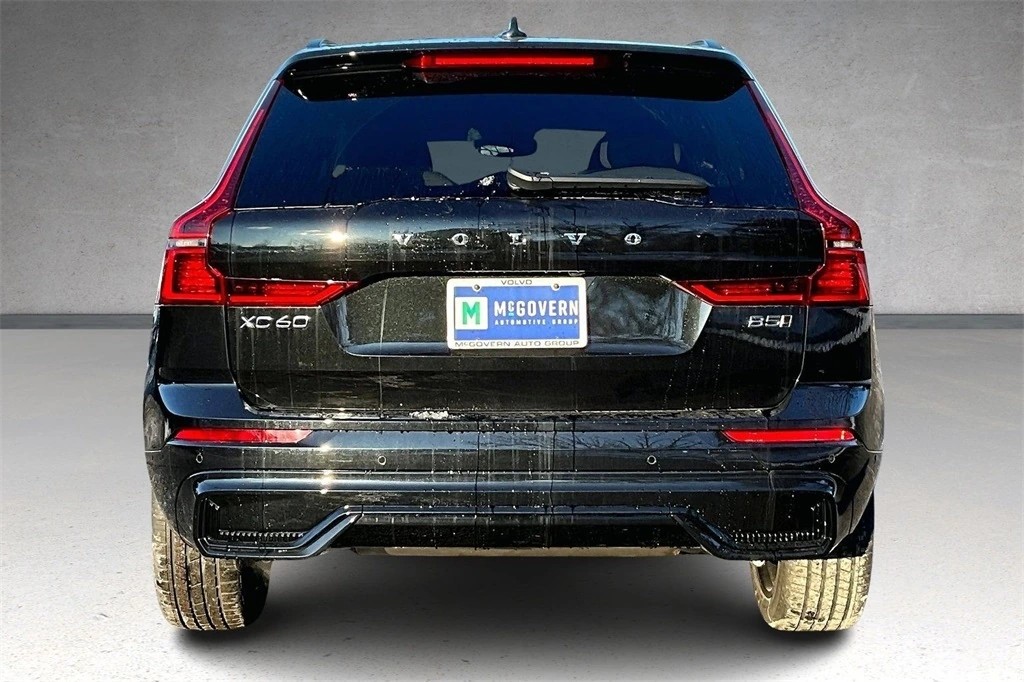 2026 Volvo - image 4