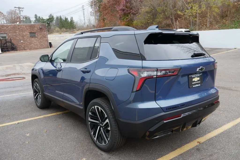 2026 Chevrolet Equinox RS photo 3