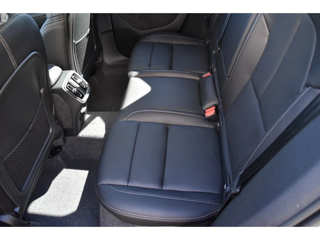 2026 Volvo - image 14