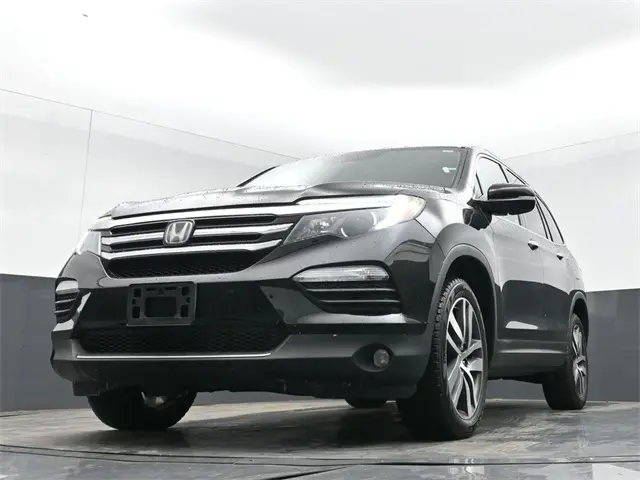 2017 Honda Pilot Touring photo 29