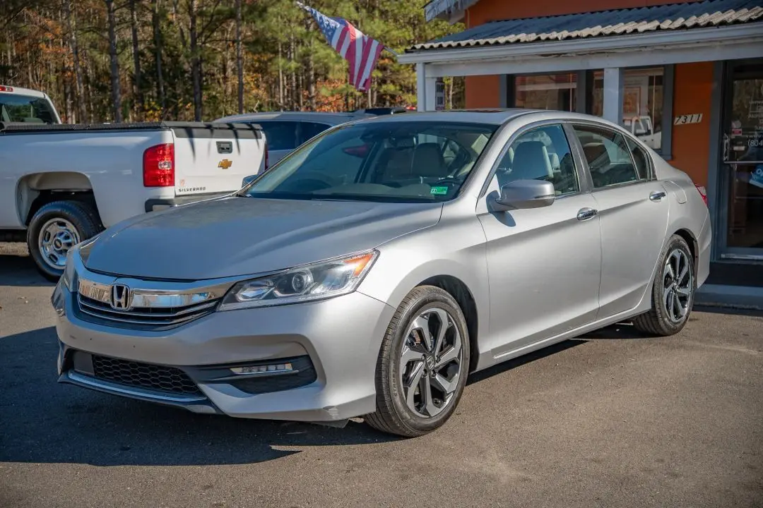 2017 Honda Accord EX-L photo 4