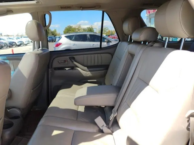 2006 Toyota Sequoia Limited photo 10
