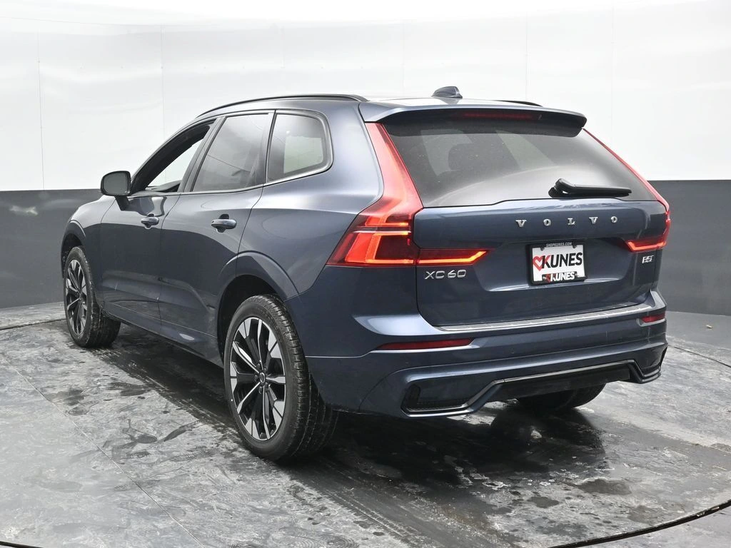 2026 Volvo - image 8